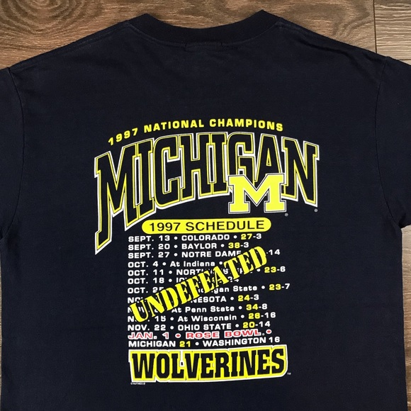 Lee Sport College Football Mens 1997 Vintage National Champions Michigan T-Shirt - Picture 6 of 8